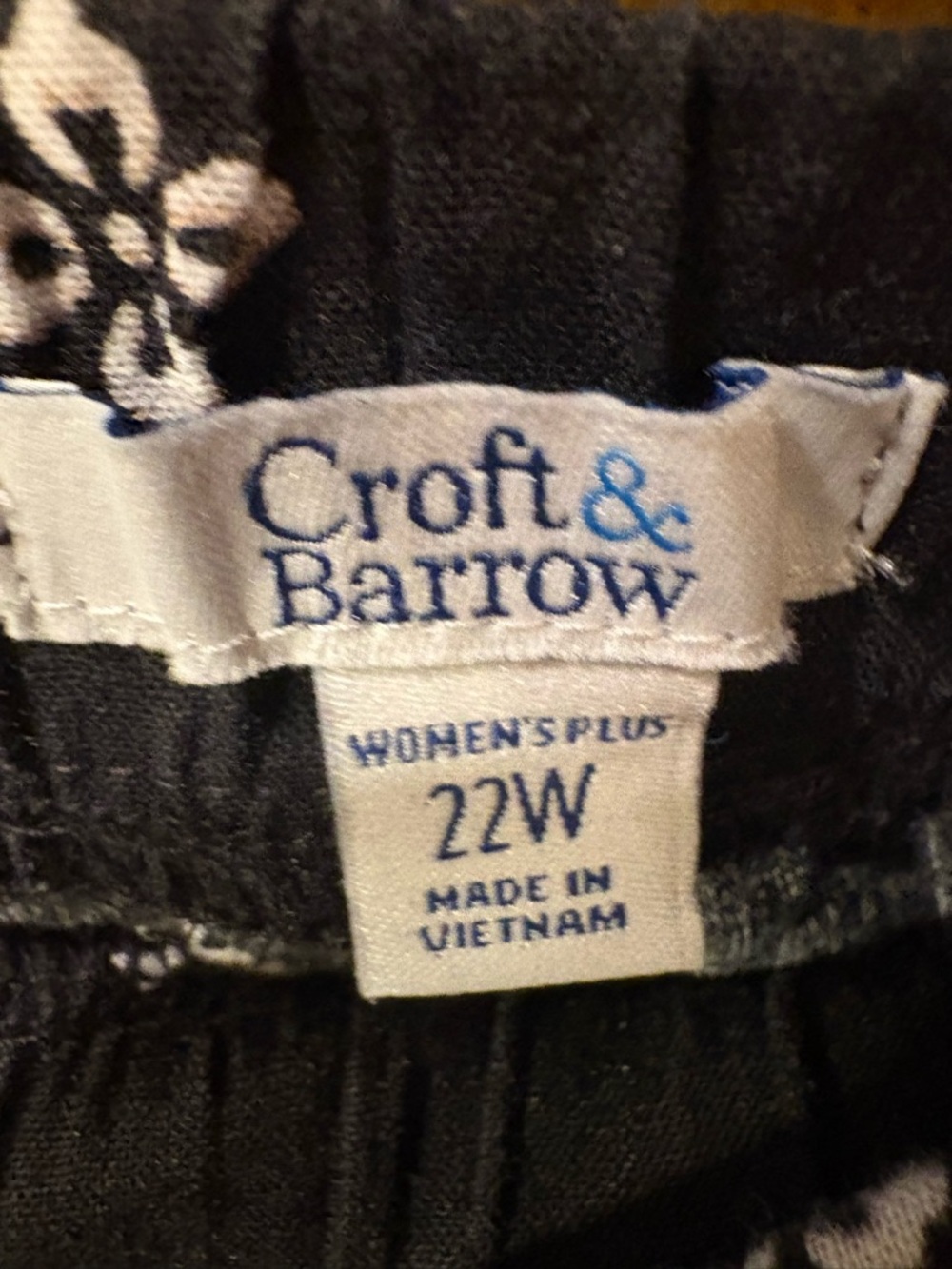 croft & barrow Black and White Floral Elastic Waist Cropped Linen Pants - Picture 4 of 4